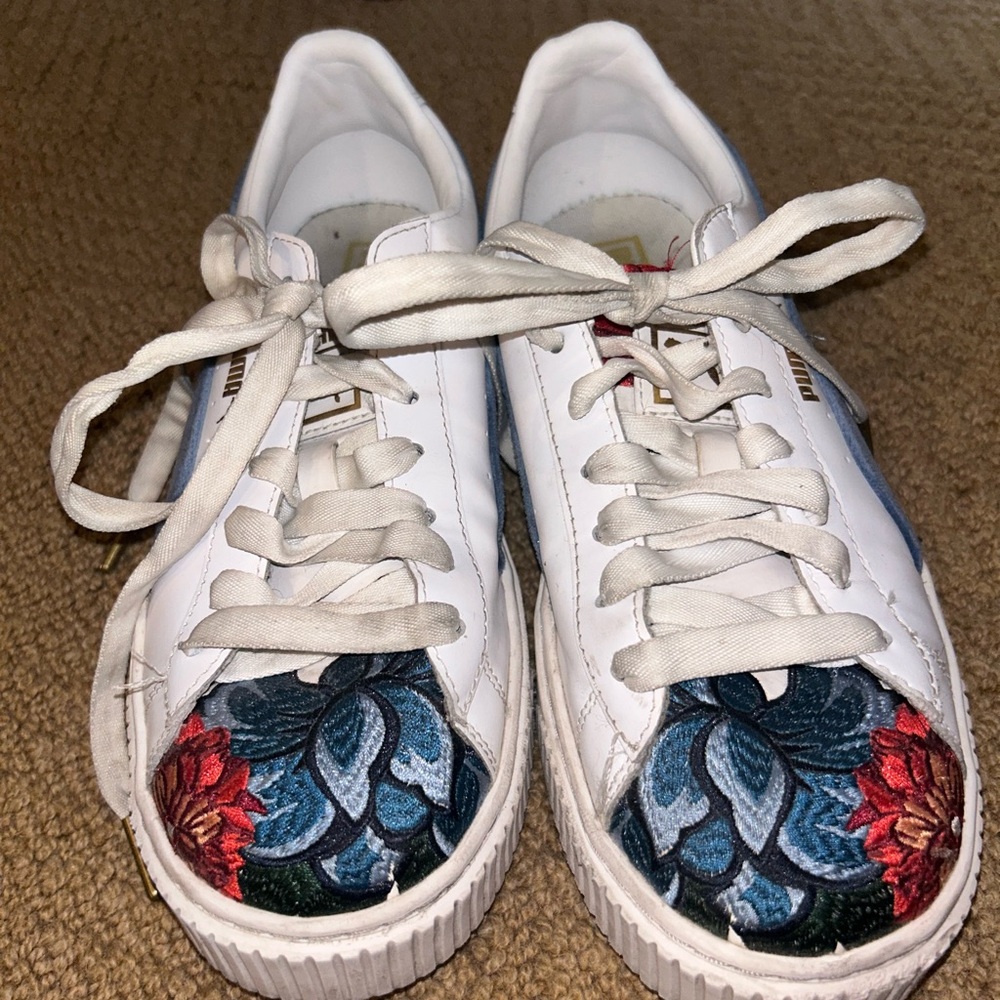 Floral Embroidered White Sneakers